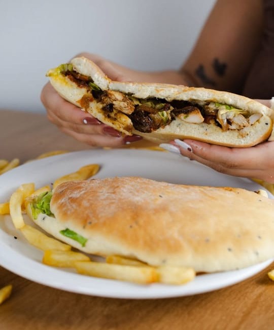 BEIRUTE FRANGO COM QUEIJO COALHO